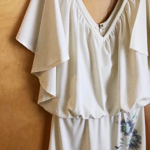 SOLD — Vintage 70s Soft Ivory Butterfly Sleeved Dress - Picture 4 of 4